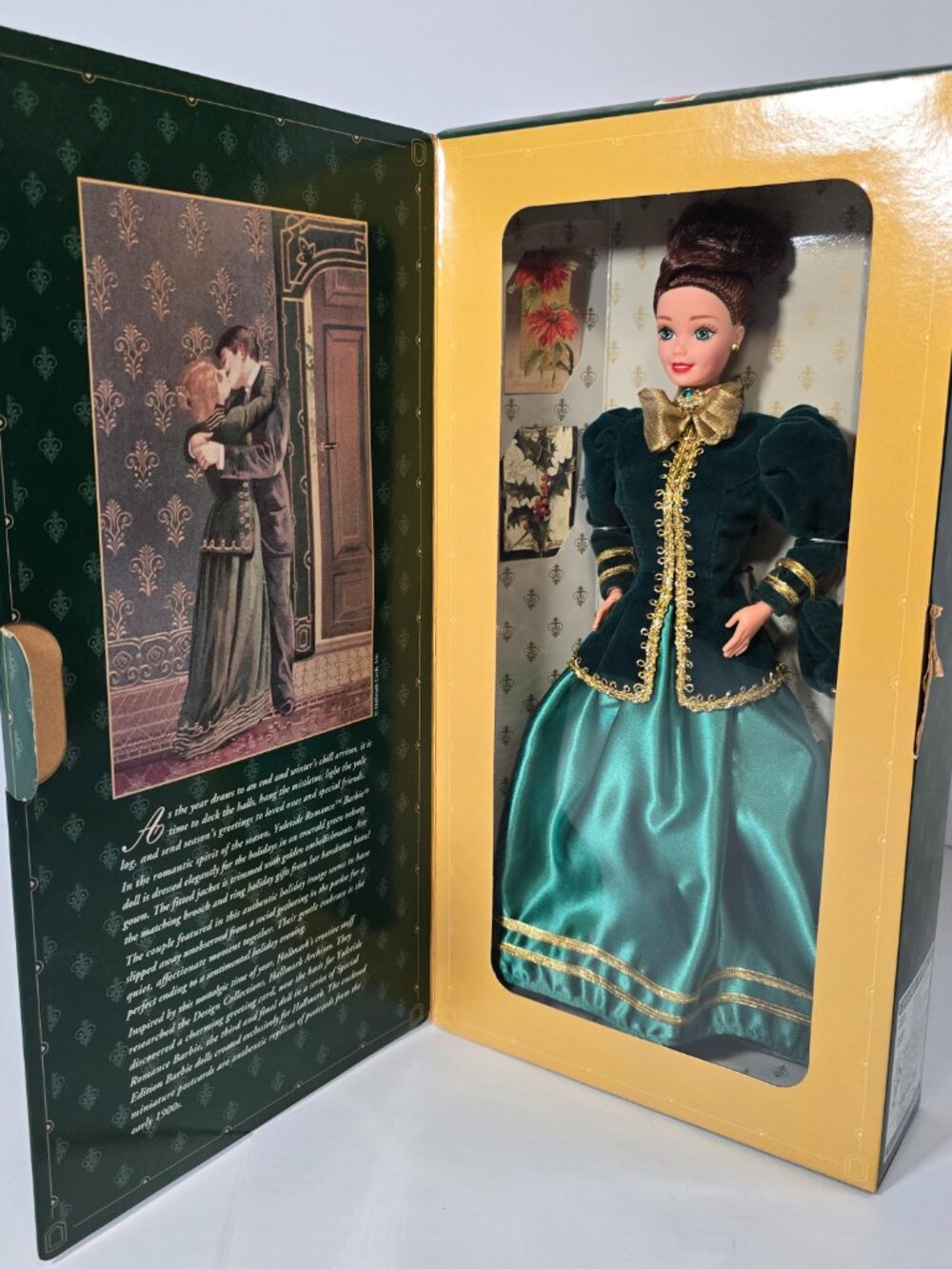 1996 Hallmark Special Edition Yuletide Romance Barbie Doll #15621 NIB Read - Picture 2 of 10